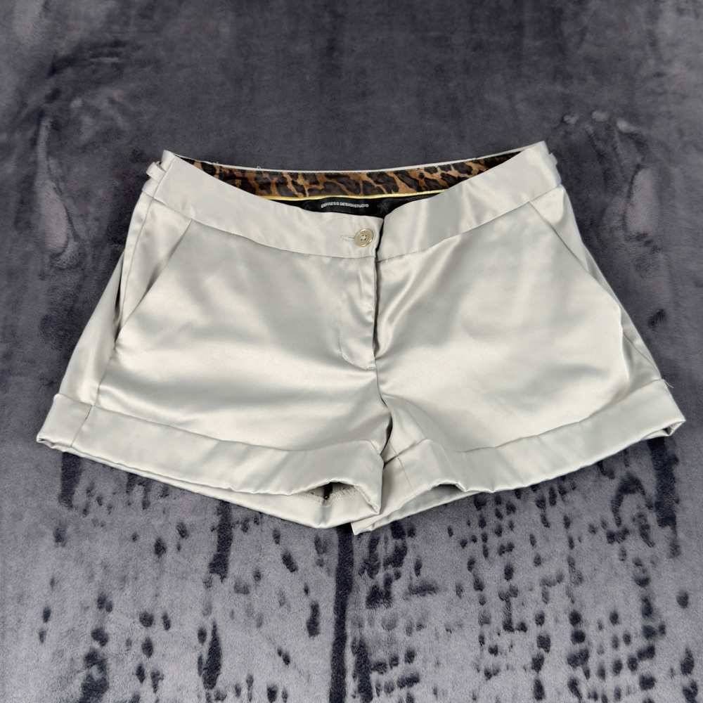Express Design Studio Shorts Womens 4 Silver Satin Cuffed Leopard Trim 4438